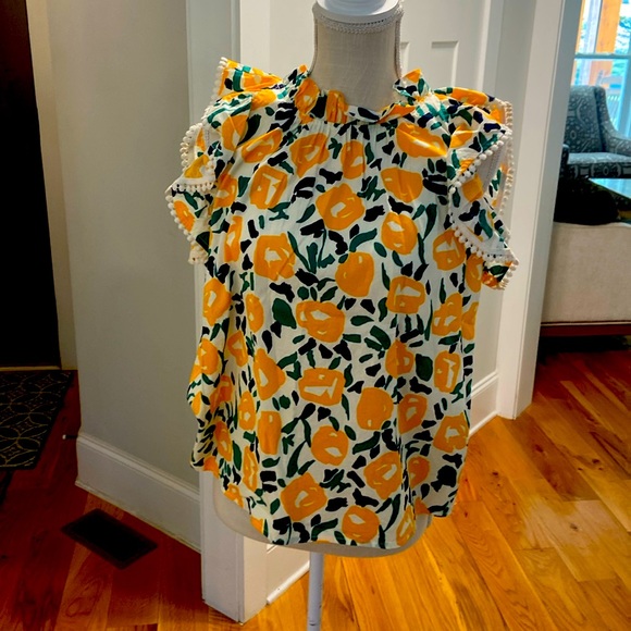 THML medium flutter sleeve top - Picture 1 of 7